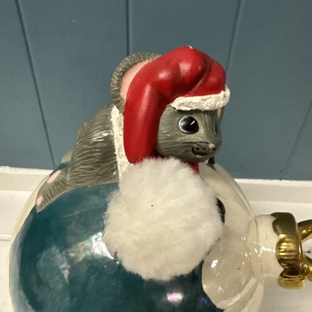 Vintage Large‎ 1987 Dana Anthropomorphic Ceramic Mouse On Ornament W/ Pom Pom
